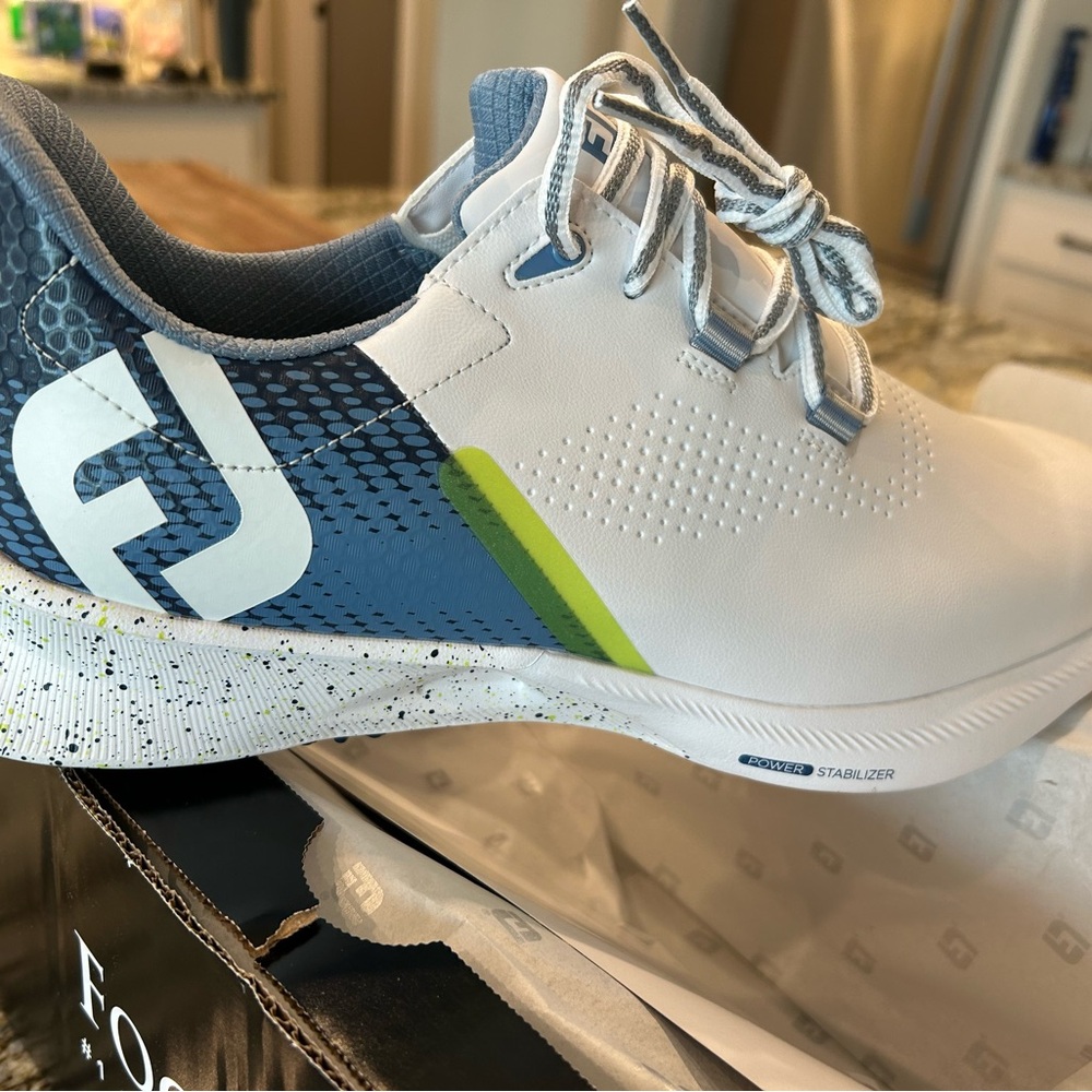 Footjoy men’s golf shoes size 10.5, new in box